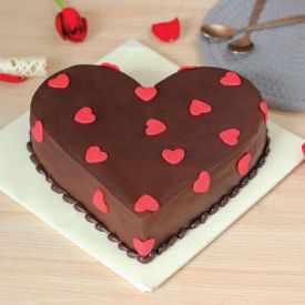 Chocolate Cake in heart ...